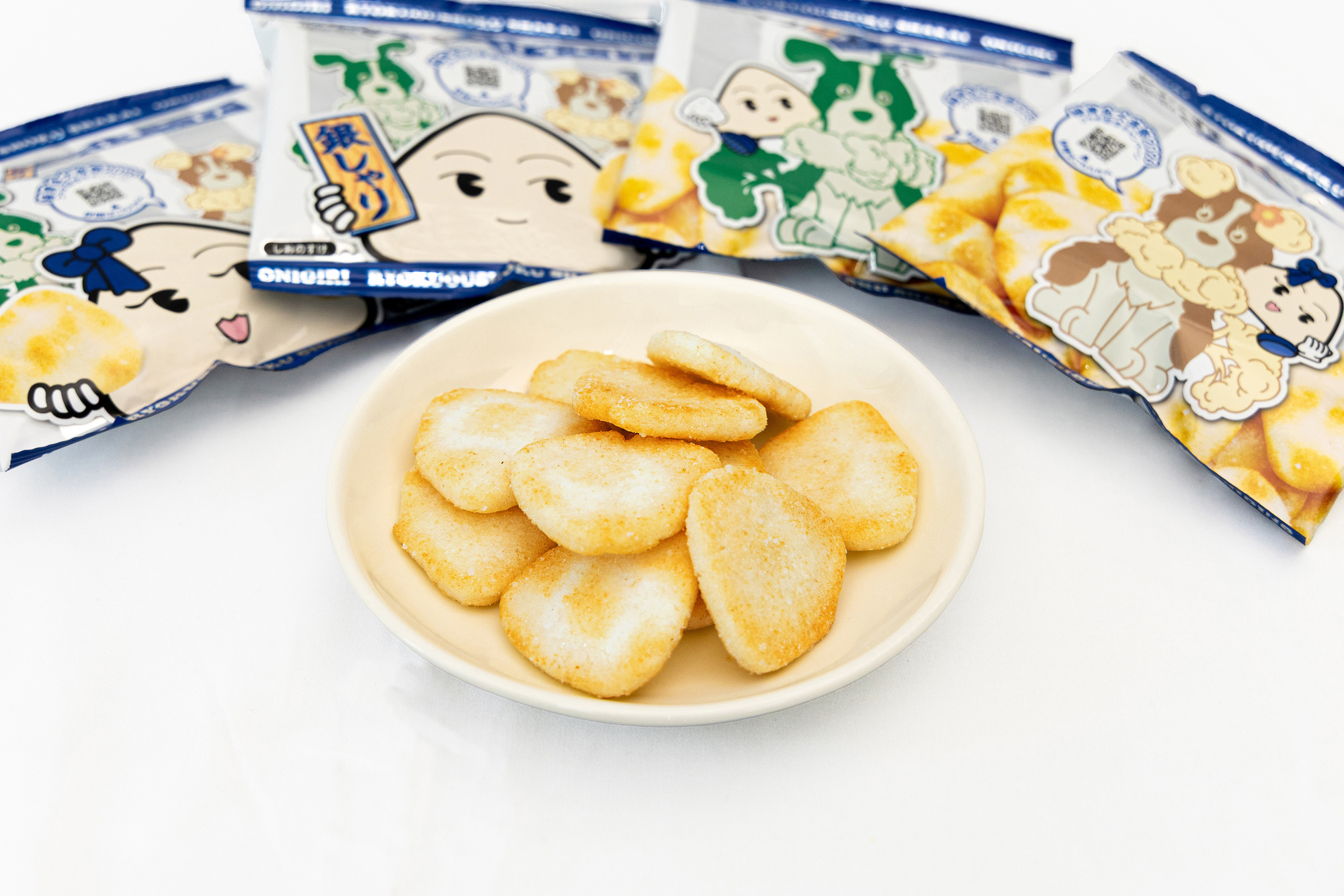 緑黄色社会とおにぎりせんべいがコラボ！ | おにぎり倶楽部